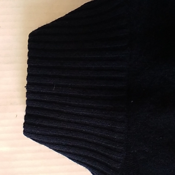 J Crew men's blue lamb's wool sweater size Medium - Picture 6 of 7